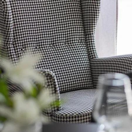 Boutiq Park Elegant With Parking By Renters Apartment