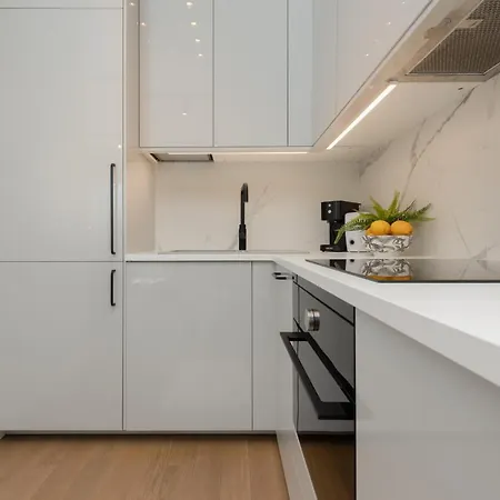 Boutiq Park Elegant With Parking By Renters Warsaw