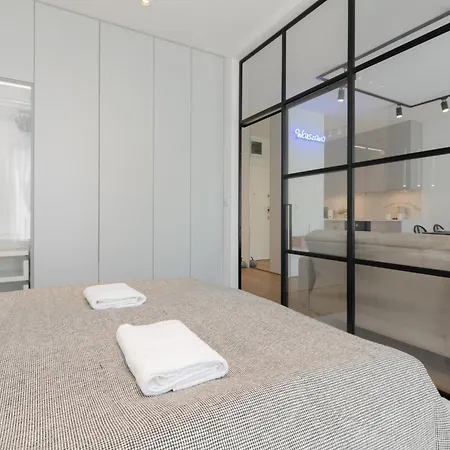 Boutiq Park Elegant With Parking By Renters Apartment *